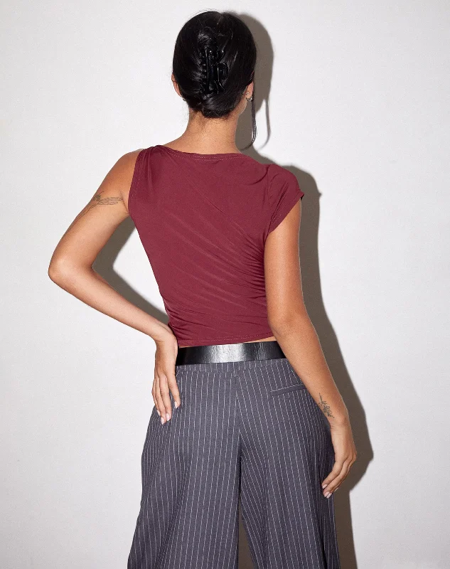 Dannas Twist Shoulder Top in Burgundy